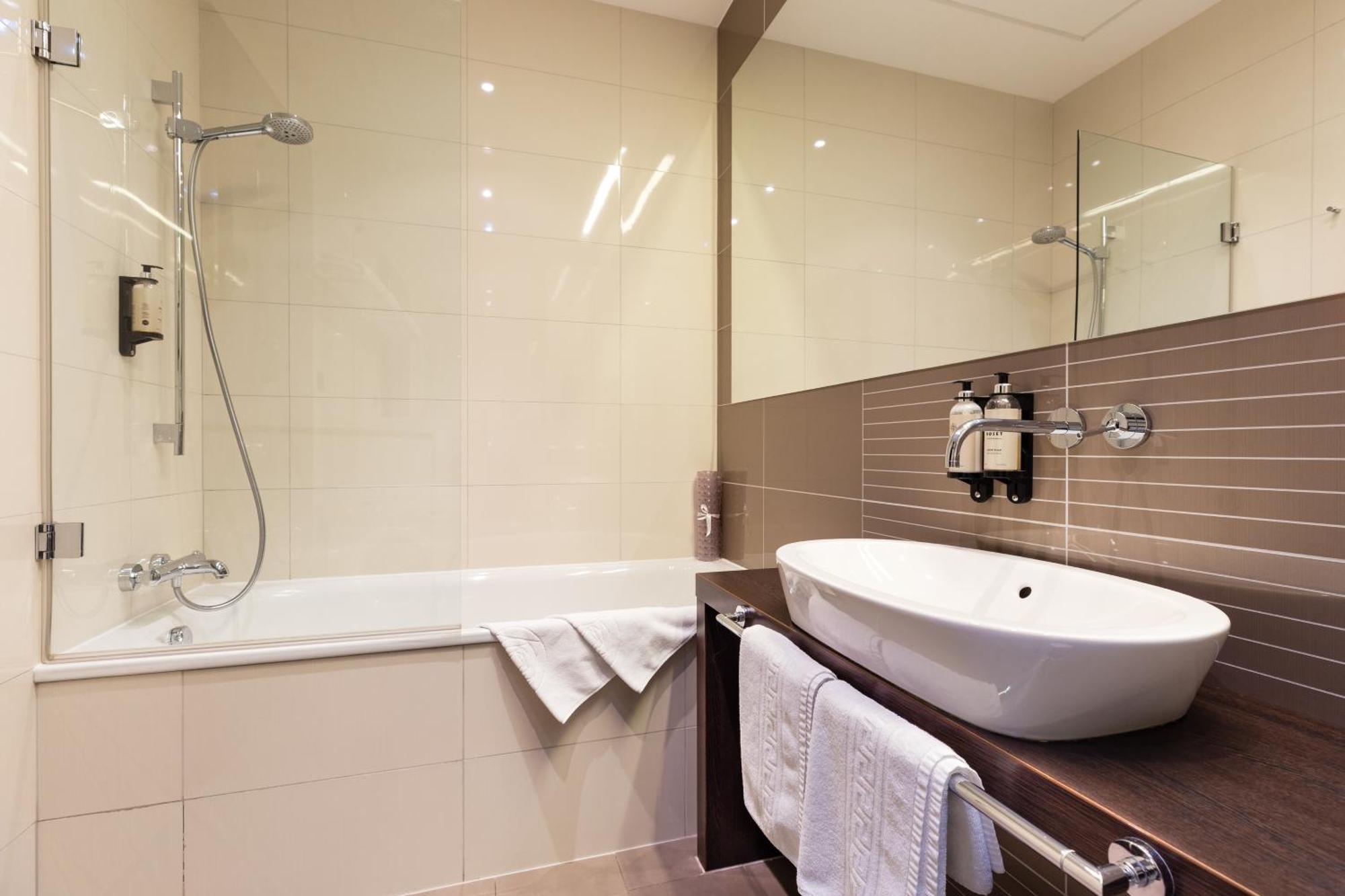 Roset Hotel & Residence Bratislava Quarto foto